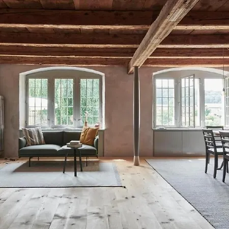 Schlossgut - Unten - Stiftung Ferien Im Baudenkmal Apartamento Münchenwiler