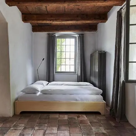 Schlossgut - Unten - Stiftung Ferien Im Baudenkmal Apartamento Münchenwiler